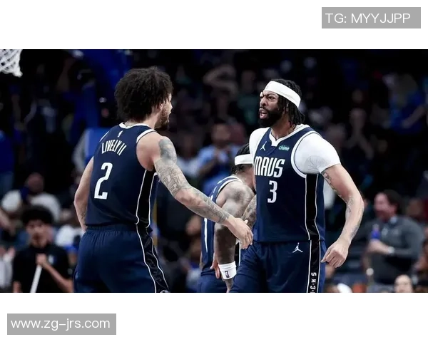 快船与达拉斯独行侠激战正酣谁能在季后赛中笑到最后